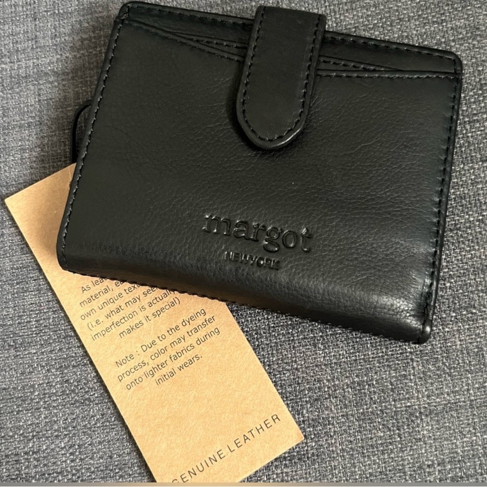 NWT MARGOT NEW YORK Lizzie Small Bifold Wallet Genuine Leather Black